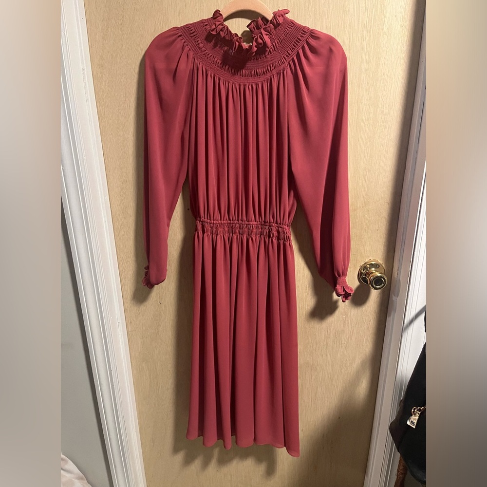 Diane von furstenberg dusty rose  high ruffled neck long sleeve size 6 dress
